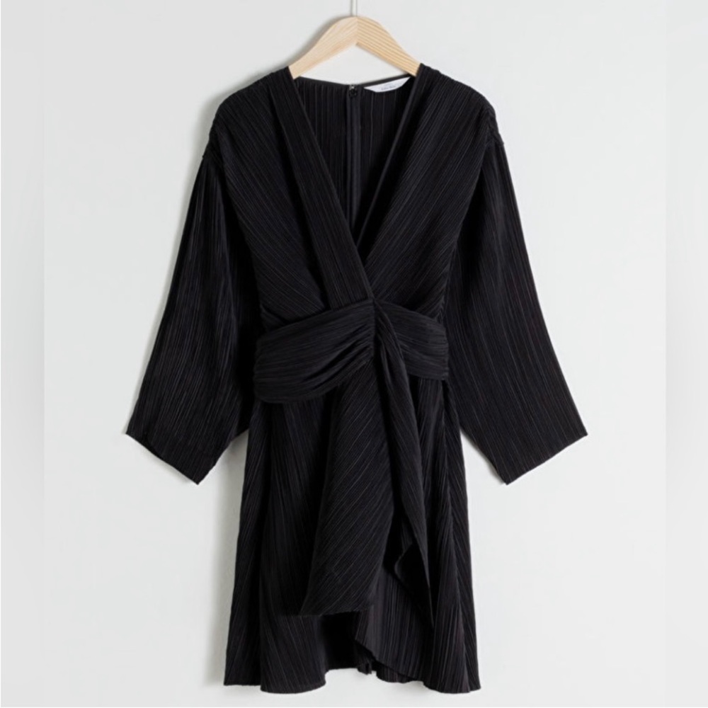 & other stories Size Black Plisse Pleated V-neck Dress $129 Retail Price